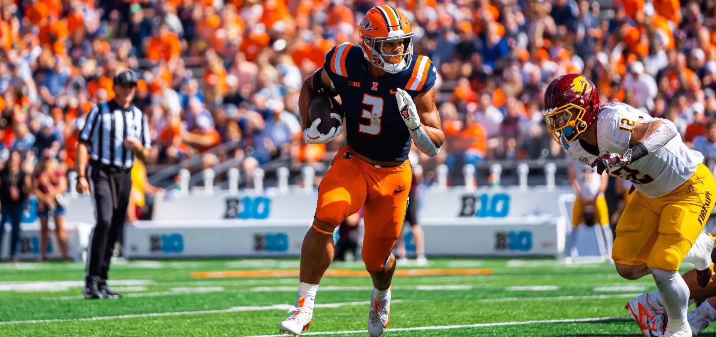 Illini running back Kaden Faegin carries the ball during the 2024 season