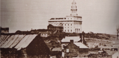 Black and white photo of a building