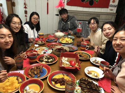 Photo of Monika Mendoza's family eating at the dinner table