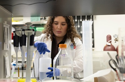 Student Karina Bonilla works in a pharmacy lab at the University of Illinois Chicago.