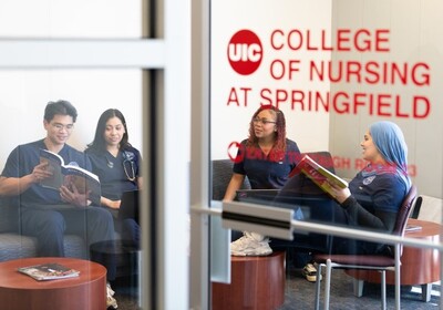 Nursing students at the UIC College of Nursing Springfield